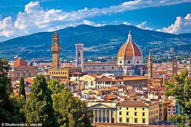 Samantha erinnert sich an ihre kürzliche Reise nach Florenz und den Blick auf die berühmte Kathedrale (im Bild) von ihrem Airbnb