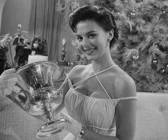 Natalie Wood mit ihrem Most Popular New Star Award 1956