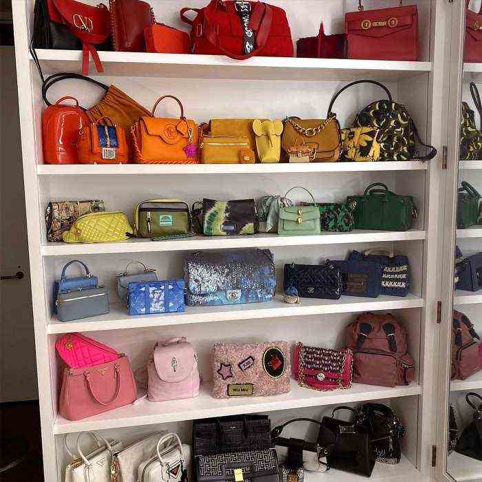 Prada!  Chanel!  Gigi Hadid wirft einen Blick auf ihre 50 Designer-Handtaschen
