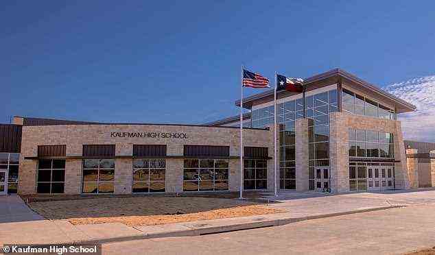 Die Kaufman High School in Kaufman, Texas, sagte, sie werde am Freitag den Unterricht absagen, nachdem sie im Einklang mit dem TikTok-Trend bedroht worden war