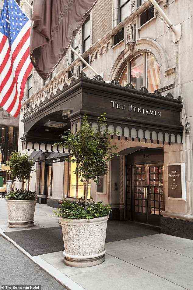 Das Benjamin Hotel ist ein Wahrzeichen der Luxusklasse in Manhattans Midtown East.  Für Reservierungen für dieses exklusive Paket kontaktieren Sie Nicole.George@denihan.com