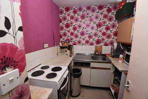 Die Küche in der Wohnung, in der Amer und seine Familie jetzt leben