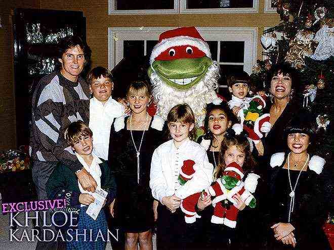 kardashian 4 Here Are All the Kardashian Jenner Christmas Cards, From the 80s to Now