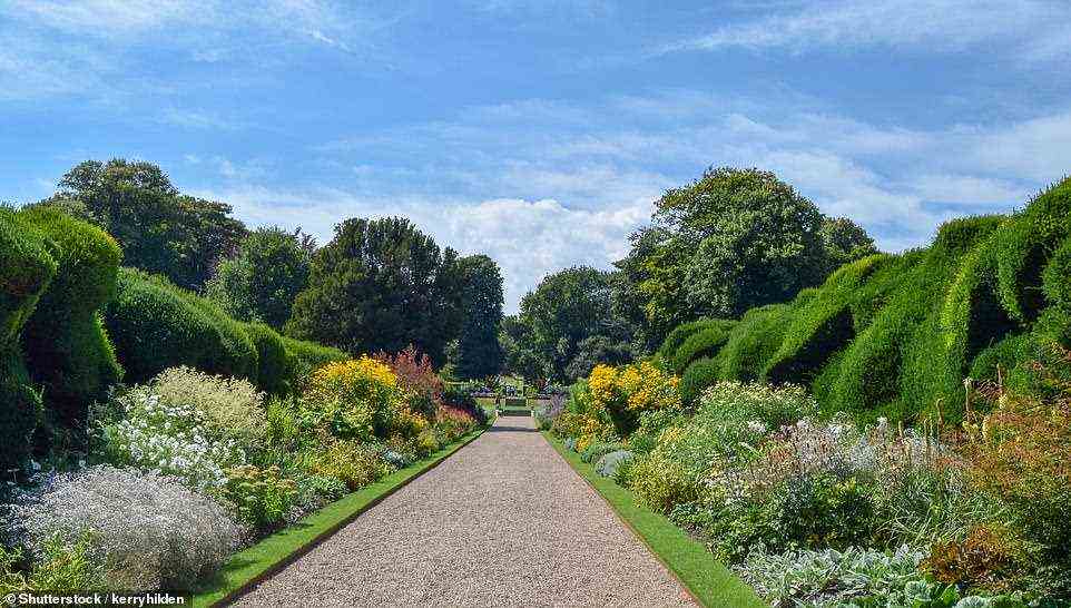 Walmer Castle wird von English Heritage betrieben und verfügt über wunderschöne Gärten.  Abgebildet ist der Garten der Königinmutter