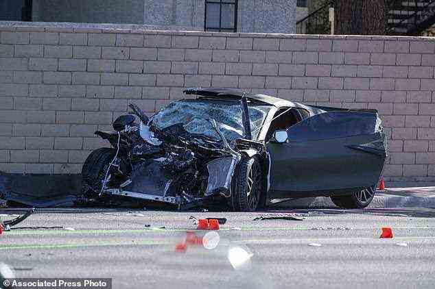 Die Corvette von Ruggs ist nach dem heftigen Autounfall zu sehen, bei dem eine 23-jährige Frau ums Leben kam