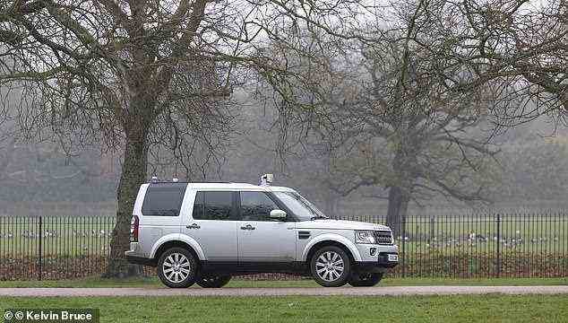 Erhöhte Sicherheit auf dem Gelände von Windsor Castle am zweiten Weihnachtstag, nachdem ein Einbrecher am Weihnachtstag in das Gelände eingebrochen war