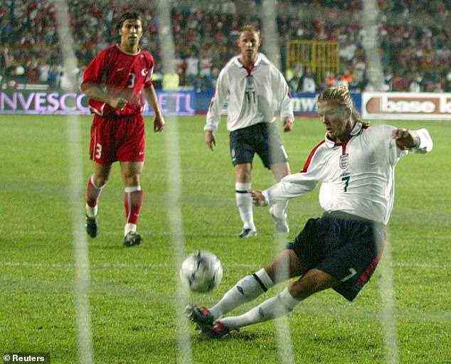 Im Bild David Beckhams Elfmeterschießen gegen die Türkei in der Qualifikation für die Euro '04 gegen die Türkei