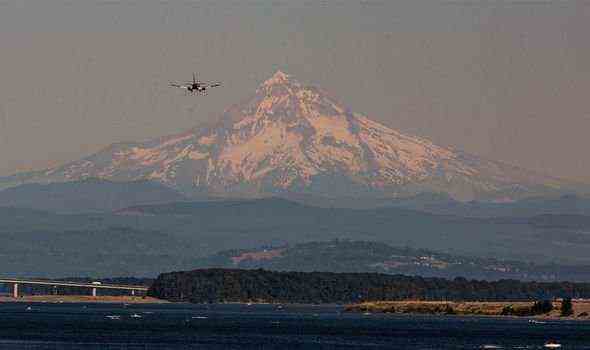 Portland: Mount Hood liegt 80 km südlich der geschäftigen Stadt Portland, Oregon