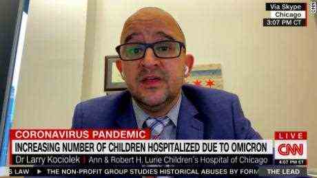 Krankenhausaufenthalte von Kindern nehmen in diesem Krankenhaus in Chicago zu.  Nur einer der jungen Patienten sei vollständig geimpft, sagt der Arzt