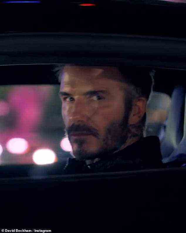 Vroom vroom: David Beckham sah so zufrieden aus, als er seinen brandneuen Maserati MC20 (den er selbst entworfen hat) in einer eleganten Werbung für die italienische Automarke drehte