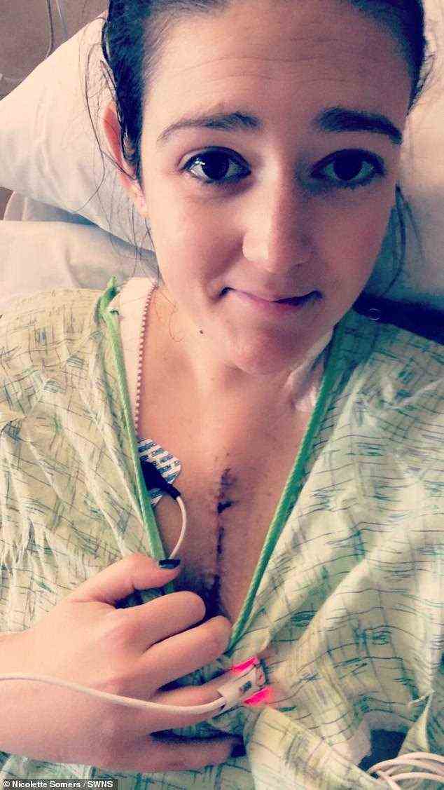 Bei Nicolette Somers (im Krankenhaus abgebildet), 30, aus Detroit, Michigan, wurde im Oktober 2020, drei Monate nachdem ihr Sohn Beckett, jetzt eins, erkrankt war, eine peripartale Kardiomyopathie (PPCM) diagnostiziert – eine seltene Form der kongestiven Herzinsuffizienz im Zusammenhang mit einer Schwangerschaft geboren