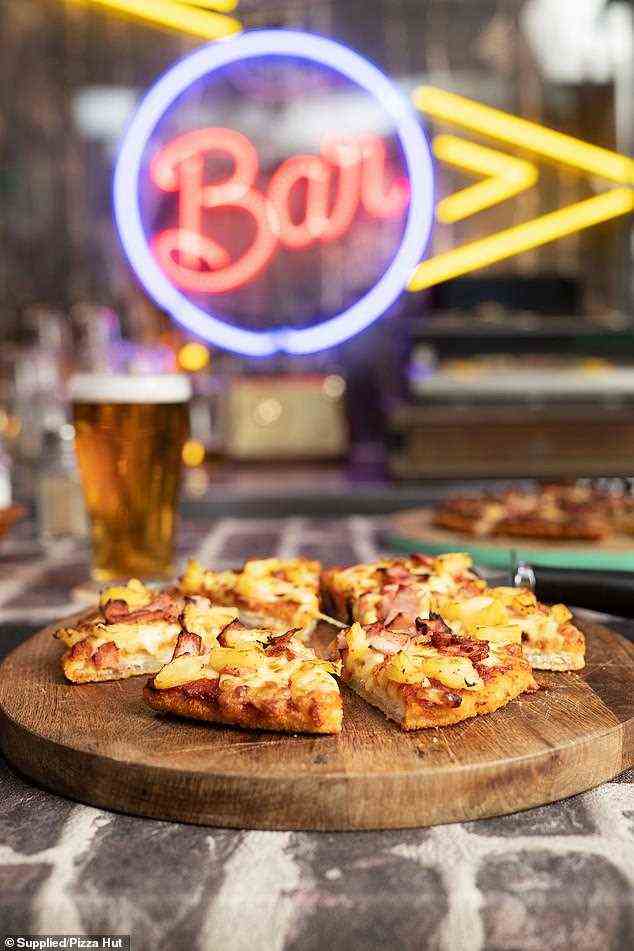 Pizza Hut hat eine neue 'Pizza' mit Hähnchenschnitzelboden statt Brotboden entwickelt