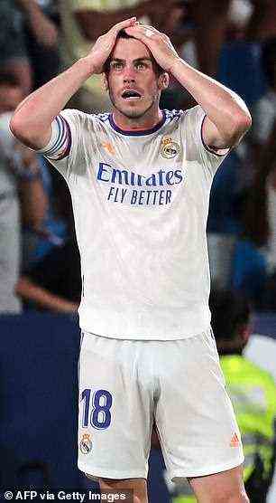 Der walisische Kapitän Gareth Bale (im Bild) wurde zusammen mit drei anderen Spielern von Real Madrid positiv auf Covid-19 getestet