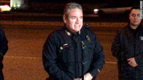 Der Polizeichef von Denver, Paul Pazen, spricht am Montag auf einer Pressekonferenz.