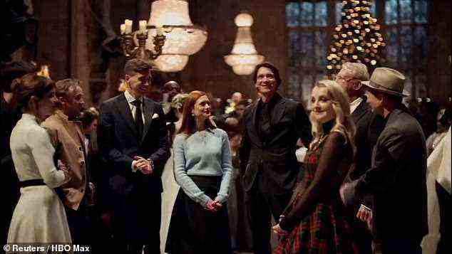 Wieder zusammen: Die Harry-Potter-Besetzung trifft sich in der Großen Halle zu einem Weihnachtstreffen