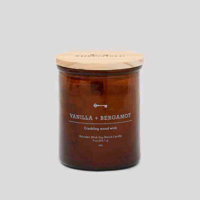 Lidded Glass Jar Crackling Wooden Wick Candle Vanilla and Bergamot