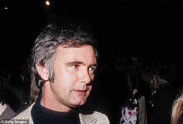 Dick, 1970 zu sehen, hatte fünf Emmy Awards für seine Arbeit als Regisseur von Fernsehsendungen gewonnen