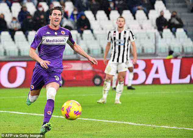 Der 21-jährige serbische Stürmer ist aufgrund seiner Form bei Fiorentina auf dem Radar einer Reihe von Top-Klubs