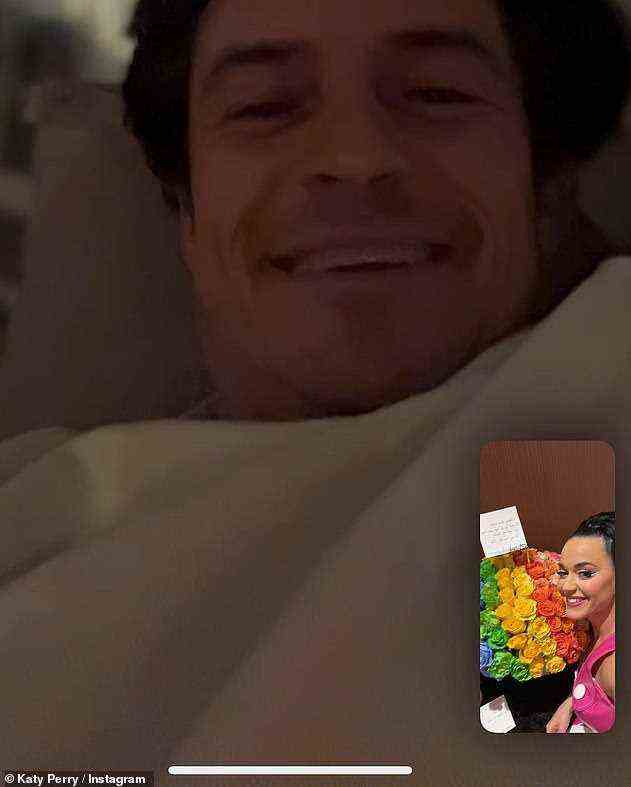 Ihre Liebe: Um einen Einblick in das Leben abseits ihres Verlobten zu geben, hat sie einen Screenshot von einem strahlenden Orlando im Bett gepostet