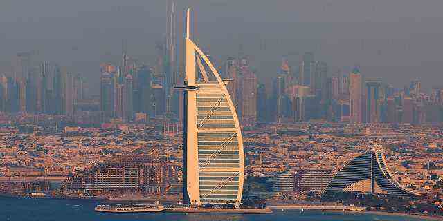 Das Burj al-Arab und Blick auf das Golfemirat Dubai am 10. Januar 2022.