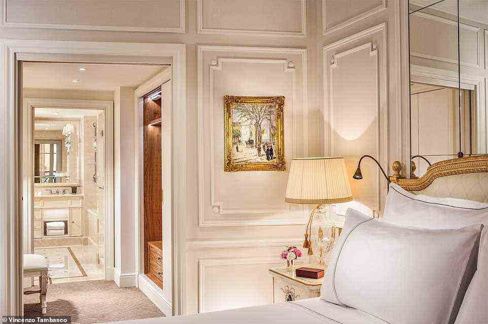 Ted sagt, sein Zimmer „würde das königliche Gütesiegel von König Ludwig XVI. und jedem französischen Monarchen vor ihm bekommen“