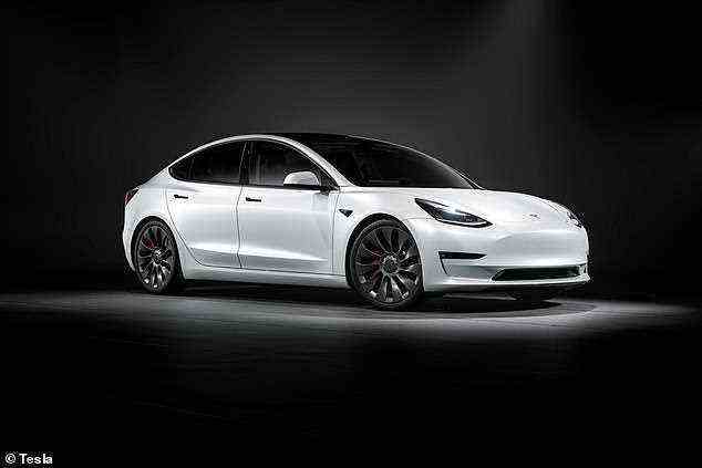 Das Tesla Model 3 wurde im Jahr 2021 unglaublicherweise zum am zweithäufigsten gekauften Auto der Briten. Es wurde von What Car?  bei den diesjährigen Awards als bestes großes Elektrofahrzeug auf dem Markt