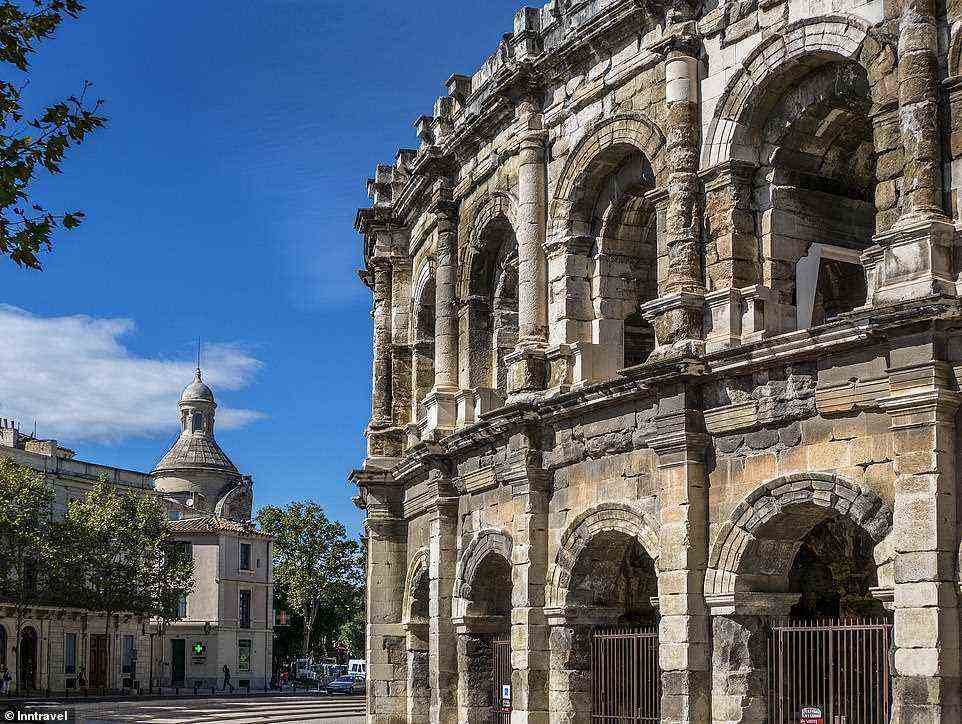 Eine historische Stätte in Nîmes.  Neben Narbonne und Arles steht die französische Stadt auf der Reiseroute der Bahnreise von Inntravel