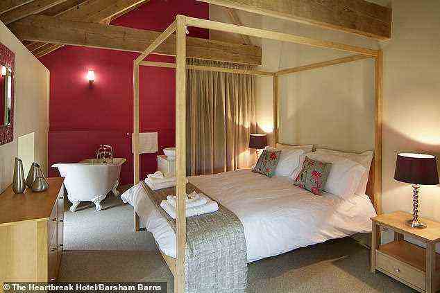 Die Gäste können einen langen, tiefen Schlaf erwarten, der nicht von Technologie oder Ablenkungen in einem der luxuriösen Schlafzimmer mit Bad in den Norfolk-Häusern behindert wird (im Bild).