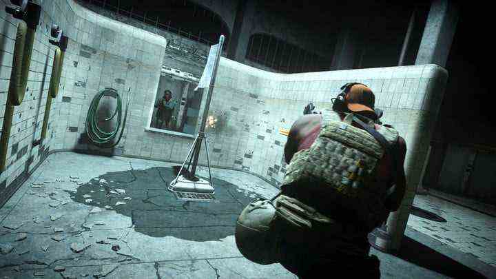 A player moves to capture the flag in the Gulag in Call of Duty: Warzone.