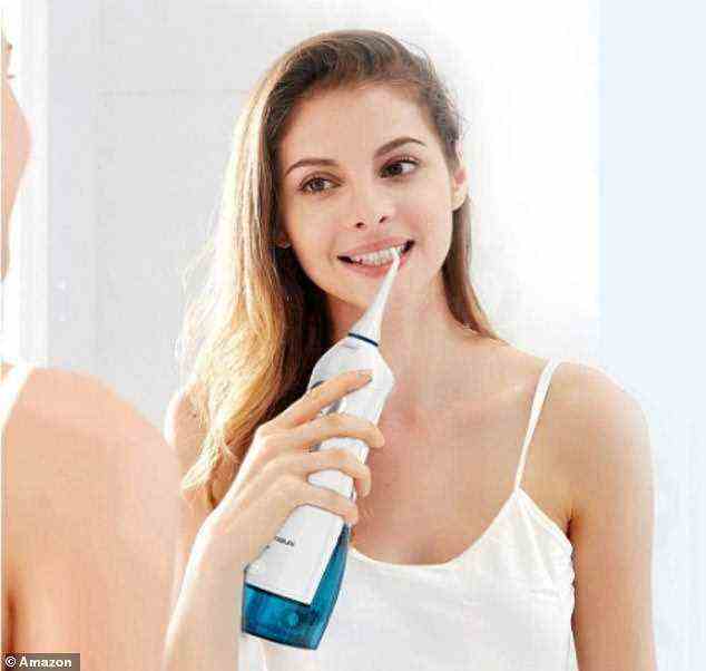 Die Hangsun Water Flosser im Wert von 39,99 £ entfernt Speisereste und angesammelten Zahnbelag und ist ein beliebter Kauf bei Käufern, die ihre Mundpflege von zu Hause aus verbessern möchten