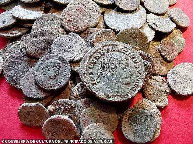 Der in Nordspanien gefundene Schatz von 2019-Münzen (im Bild) wurde als 