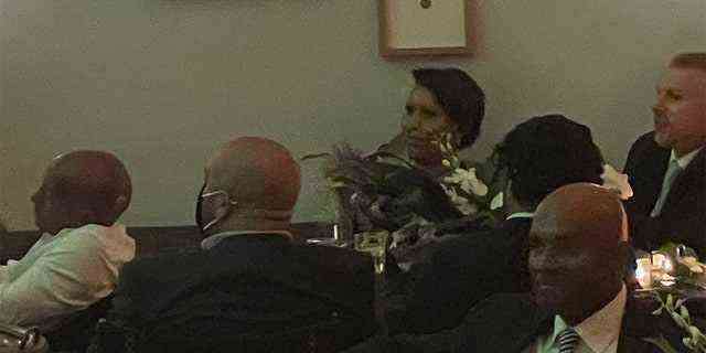 Bürgermeisterin Muriel aus Washington, DC, hat von den Mainstream-Medien weitgehend einen Pass erhalten, nachdem sie am Samstagabend während eines Hochzeitsempfangs im Innenbereich ohne Gesichtsmaske gesehen wurde.  (Foto: Tiana Lowe/Washington Examiner)