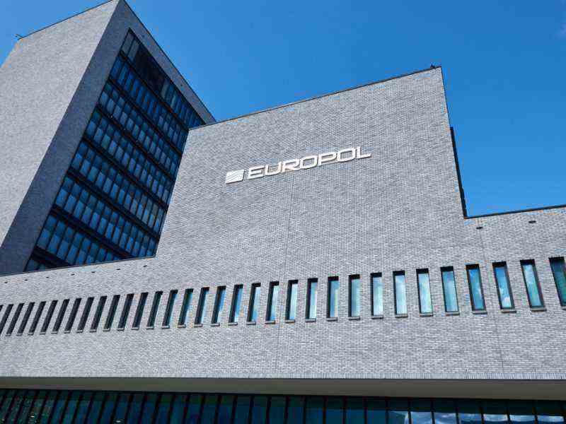 Europol hat seinen Rekord bei der Verwendung großer Datensätze für strafrechtliche Ermittlungen verteidigt und gleichzeitig einen „Aktionsplan“ vorgelegt, um Bedenken zu zerstreuen, die kürzlich über die „illegale“ Datenverwendung der Agentur durch die Datenschutzbehörde der EU geäußert wurden.