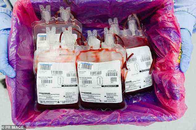 Das Rote Kreuz hat am Dienstag gewarnt, dass sich die Vereinigten Staaten aufgrund von Blutspendeengpässen derzeit in einer 