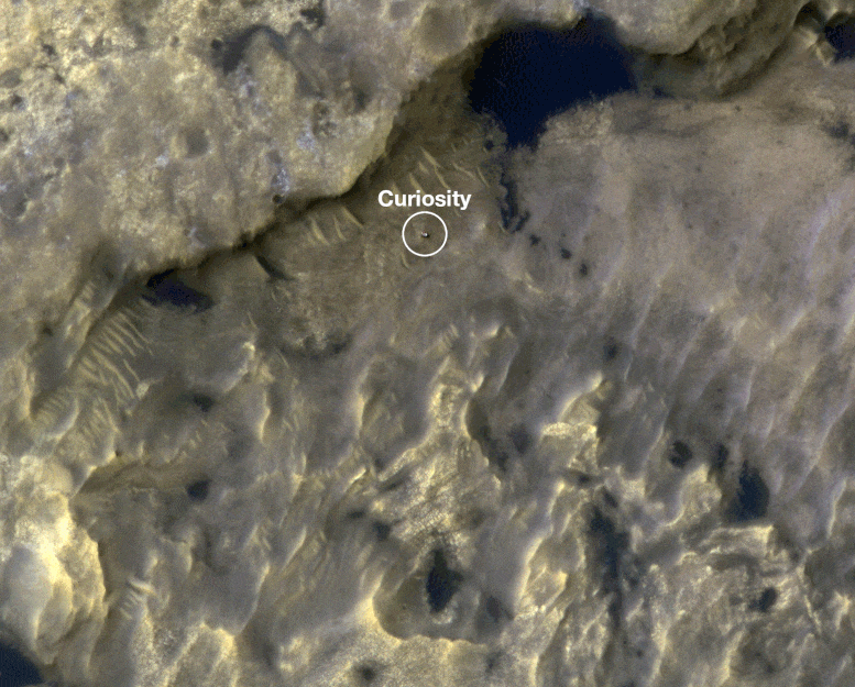 HiRISE Watches Curiosity Journey Across the Clay Unit