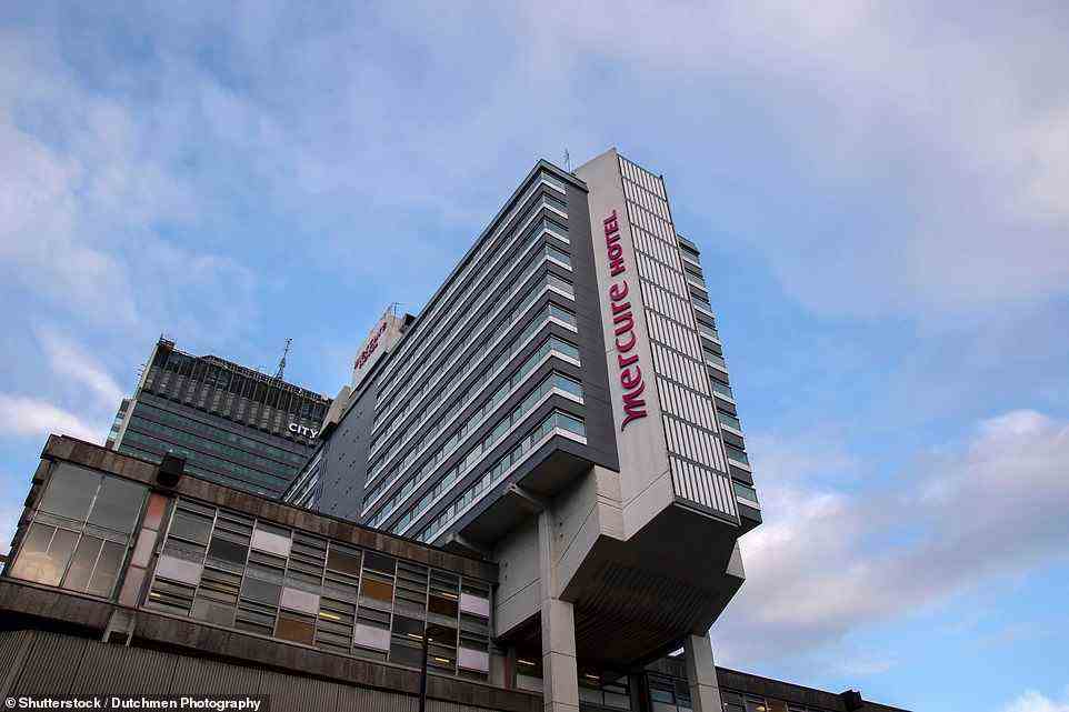 Die am zweitschlechtesten bewertete Hotelkette Mercure war nicht allzu weit von der Rangliste Britannias entfernt – sie erhielt eine Punktzahl von 52 Prozent.  Abgebildet ist ein Mercure in Manchester