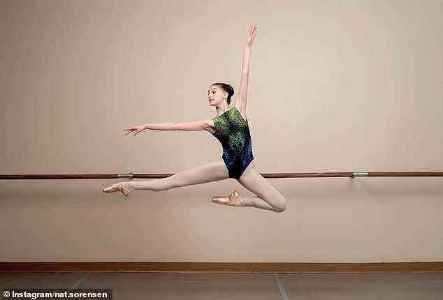 Die Balletttänzerin (oben) sagte, es sei selten, sich zweimal mit dem Virus zu infizieren, und sie wolle mit ihrem zweiten positiven Testergebnis in nur drei Wochen niemanden erschrecken