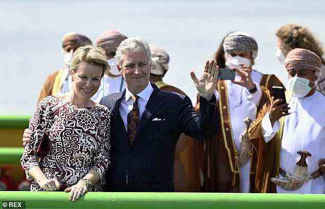 König Philippe von Belgien und Königin Mathilde von Belgien bei einem Besuch im Hafen von Duqm