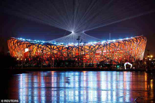 Die Zeremonie beginnt am Freitagabend im Bird's Nest-Stadion in Peking (oben).