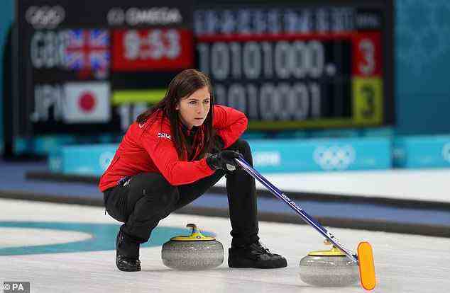 Curling-Ikone Muirhead (oben) nimmt an ihrer vierten Kampagne für die Olympischen Winterspiele teil