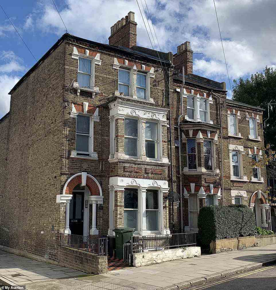 Die 7 m² große Wohnung (im Bild) in Clapton im Osten Londons befindet sich im ersten Stock eines viktorianischen Reihenhauses und hat einen Mietvertrag von 994 Jahren