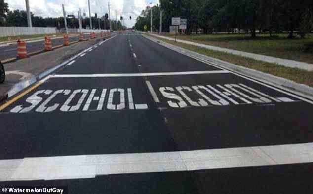 Wer auch immer dieses „School“- oder sollte das „School“-Schild in Florida gemalt hat, sollte ans Ende der Klasse geschickt werden