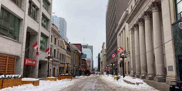 Eine verlassene Straße in der Nähe der "Konvoi der Freiheit" Protest in der Innenstadt von Ottawa