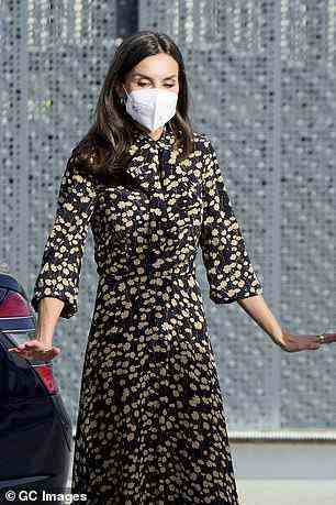 Letizia was the picture of elegance as she left her visit to the university hospital in Madrid this morning