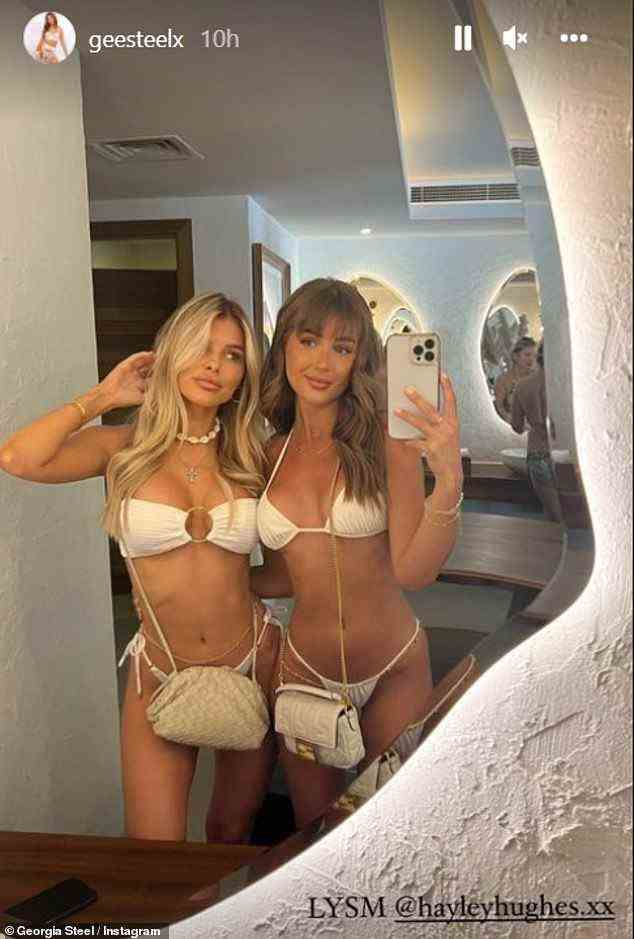 LYSM: Georgia wurde am Freitag von Love Island-Bombe Hayley Hughes für ein Bikini-Spiegel-Selfie begleitet