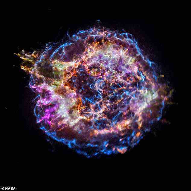 Dieses Bild zeigt Cas A, wie es vom Chandra-Röntgenobservatorium der NASA gesehen wurde.  Chandra und IXPE erfassen mit unterschiedlichen Arten von Detektoren unterschiedliche Ebenen der Winkelauflösung oder Schärfe und geben Astronomen und Astrophysikern mehr Details, um diese ungewöhnlichen Phänomene besser zu erforschen