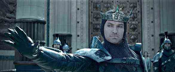 Film „King Arthur: Legend Of The Sword“, (2017) Jude Laws höhnischer Vortigern
