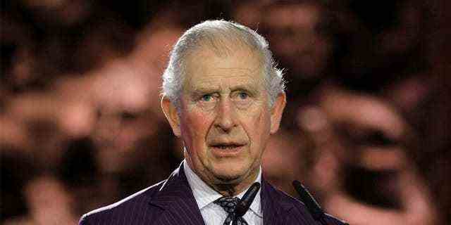 Prinz Andrews älterer Bruder Prinz Charles, der britische Thronfolger, soll den Herzog von York zu einer schnellen Lösung der Angelegenheit gedrängt haben.
