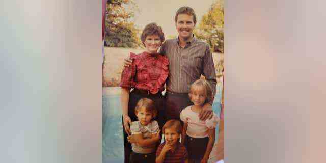 Fred Rose und seine Familie auf einem undatierten Foto seines Stiefvaters.