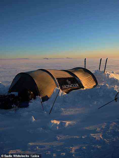 Es dauerte mehr als zwei Stunden, die Zelte aus dem Schnee auszugraben